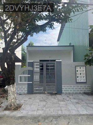 Bán nhà - Xã Tân Bửu  -  Huyện Bến Lức  - 72m² - 2.35tỷ