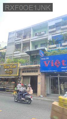 🏚️ NHÀ QUẬN 1 – NHÌN THÌ “NÁT NÁT”… NHƯNG GIÁ TRỊ NẰM Ở VỊ TRÍ - Phường Nguyễn Cư Trinh  -  Quận 1 