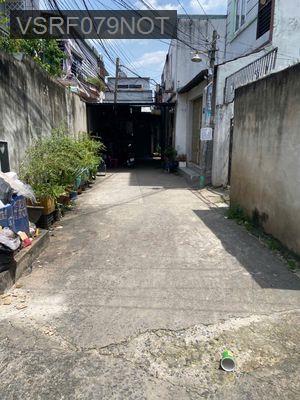 Nhà còn mới cứng, diện tích thoải mái cho 4 thành viên. - Phường Đông Hưng Thuận  -  Quận 12 