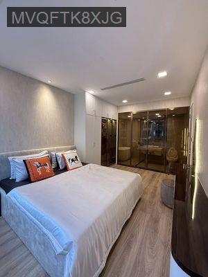 Bán căn 2PN view thoáng đẹp, 84m2, Giá 8.4 tỷ, Vinhomes Central Park - Phường 22  -  Quận Bình Thạnh 