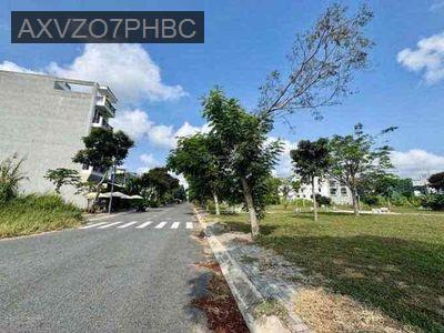 BÁN GẤP LÔ ĐẤT NGỘP 100m² – GIÁ CHỈ 3 TỶ 390 TRIỆU – SỔ HỒNG RIÊNG - Xã Phong Phú  -  Huyện Bình Chánh 