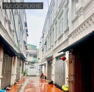 EM BÁN CĂN NHÀ NGAY TRUNG TÂM ÔTÔ ĐỖ CỬA - Phường Linh Đông  -  Quận Thủ Đức 