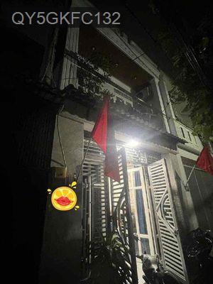 NHÀ HẺM THÔNG XE Ô TÔ ĐẬU CỬA - Phường 15  -  Quận Tân Bình 