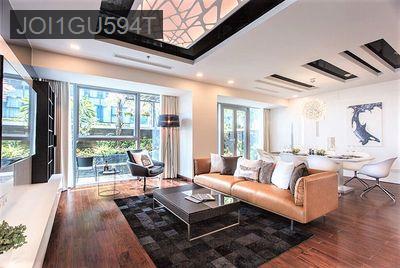 Bán căn hộ cao cấp Vinhomes Đồng Khởi, tầng 21, căn sân vườn ra hồ bơi - Phường Bến Nghé  -  Quận 1 