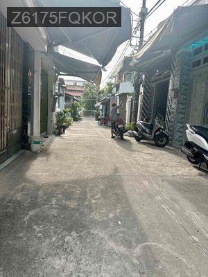 Bán nhà mặt tiền hẽm giá tốt vi trị đẹp - Phường 1  -  Quận 8 