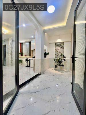 NHÀ ĐẸP DƯƠNG QUẢNG HÀM, GV 19.8m2 SHR HẺM XE HƠI NỘI THẤT ĐẦY ĐỦ. - Phường 5  -  Quận Gò Vấp 