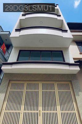 Bán nhà mặt tiền - Phường 11  -  Quận 5  - 32m² - 7.2tỷ
