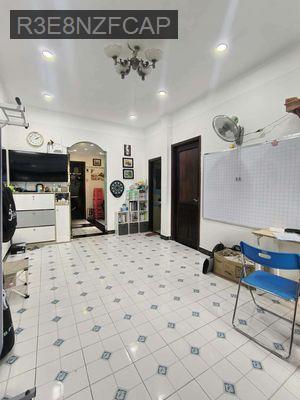 Trường Chinh, P12,Tân Bình,  Tầng 4..NHỈNH 2 TỶ CÓ CHUNG CƯ  NỞ HẬU - Phường 12  -  Quận Tân Bình 