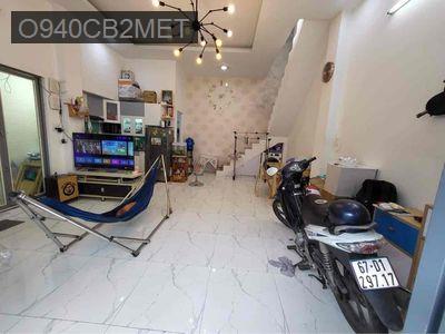 Nhà mai hắc đế cách 1 căn ra mặt tiền,37,7m2,ra chợ chỉ 20mét - Phường 15  -  Quận 8 