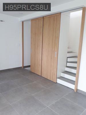Bá nhà xinh xinh hẻm xe hơi - Phường 25  -  Quận Bình Thạnh 