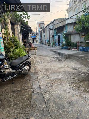 NHÀ MẶT PHỐ- GIÁ Ở QUÊ - Xã Bà Điểm  -  Huyện Hóc Môn 