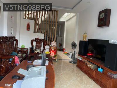 Bán nhà đẹp 2,5 tầng, cách q.7 100m. Vào ở ngay. - TT. Nhà Bè  -  Huyện Nhà Bè 