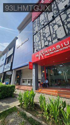 Bán gấp Shophouse mặt tiền đường Nguyễn Văn Linh, 1 trệt 3 lầu 1 lửng - Phường Tân Phong  -  Quận 7 