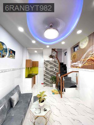 Chính chủ bán Nhà Lạc Long Quân mới đẹp, 3 tầng, 2 phòng ngủ, 3 toilet - Phường 10  -  Quận Tân Bình 