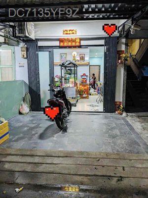 Cần bán gấp căn hộ : 40m2 . tầng trệt  Chung cư Lạc Long Quân - Phường 5  -  Quận 11 