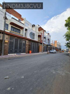 Bán nhà mới 2 tầng 100m2 sổ hồng riêng liền kề TPHCM 1,5km - Xã Long Trạch  -  Huyện Cần Đước 