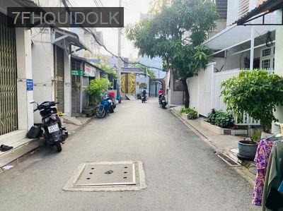 MÌNH CẦN BÁN GẤP CĂN NHÀ Ở KHU VỰC BÌNH TÂN, NHÀ TRỐNG XEM THOẢI MÁI - Phường Bình Trị Đông  -  Quận Bình Tân 