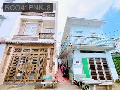 Chính chủ cần tiền bán gấp nhà DT 196,3 m2 (3 SHR). Giá 12 tỷ - Phường Bình Hưng Hòa B  -  Quận Bình Tân 