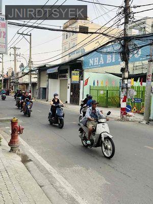 NHÀ CŨ TIỆN XÂY MỚI-MẶT TIỀN ĐƯỜNG 12M-KHU DÂN CƯ KINH DOANH ĐÔNG ĐÚC - Xã Thới Tam Thôn  -  Huyện Hóc Môn 