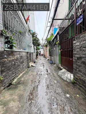 BÁN ĐẤT TẶNG NHÀ C4 (3.7x13) vuông vức 2 mặt hẻm - Phường 1  -  Quận Bình Thạnh 