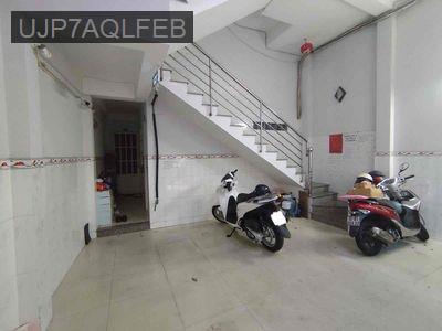Cần bán căn nhà 3 tầng thu nhập 40tr - Phường 6  -  Quận Tân Bình 