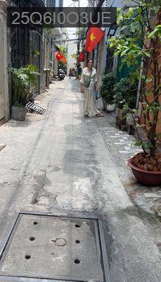 NHÀ CÁCH MT NGÔ QUYỀN 20M, DT: 3.1 x 10 tổng 30.5m2, GIÁ 6.3T (TL) - Phường 8  -  Quận 10 