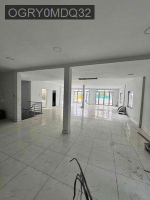 Nhà 1 đời chủ ngang 7M 5 tầng 737/ Lạc Long Quân TB - Phường 10  -  Quận Tân Bình 