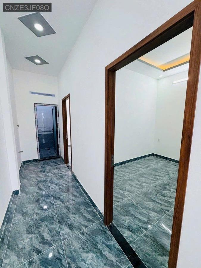 Bán 2 căn nhà phố cao cấp Bà Điểm, hướng đông nam. Đường trước nhà 6m, xe hơi đậu cửa. - Xã Bà Điểm  -  Huyện Hóc Môn  - (ảnh - 1)