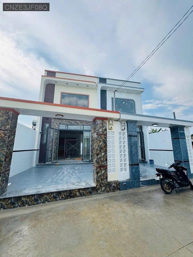 Bán 2 căn nhà phố cao cấp Bà Điểm, hướng đông nam. Đường trước nhà 6m, xe hơi đậu cửa. - Xã Bà Điểm  -  Huyện Hóc Môn  - (ảnh - 2)