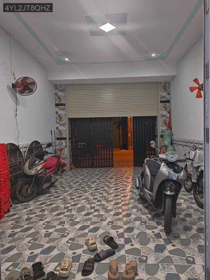 Bán nhà mặt tiền Sổ Hồng Riêng, Thới Tam Thôn 16, diện tích 4.8x22 nở hậu 10m. Giá 5.5tỷ TL nhẹ - Xã Thới Tam Thôn  -  Huyện Hóc Môn  - (ảnh - 2)