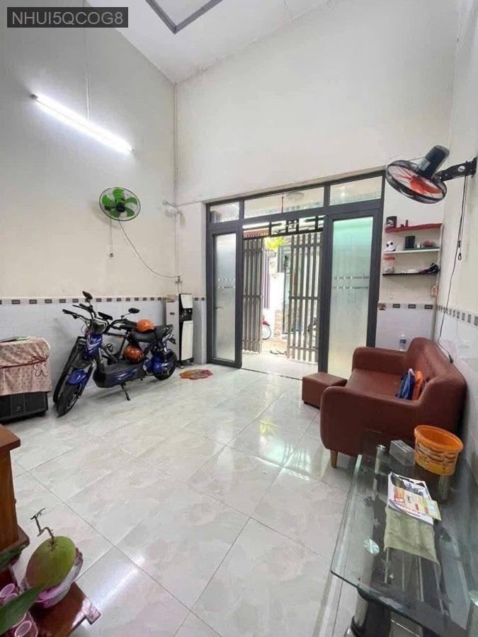 Bán nhà SHR đường Nguyễn Thị Sáu gần trường học Tam Đông 2, chợ Thới Tứ. Giá 2tỷ750triệu bớt lộc - Xã Thới Tam Thôn  -  Huyện Hóc Môn  - (ảnh - 2)