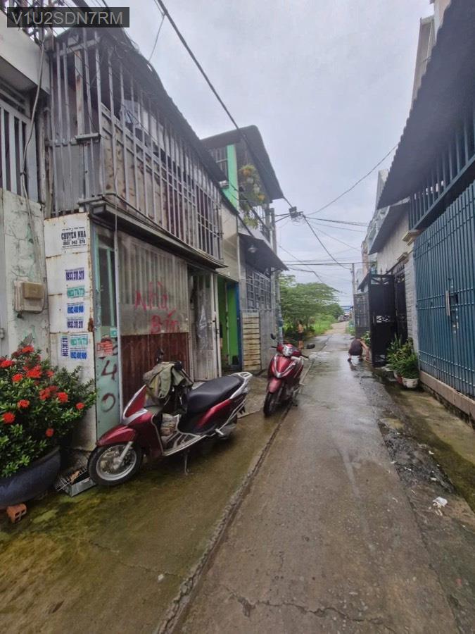 Bán dãy nhà cao ráo sạch sẽ gần ngã 4 chợ Nữ Dân Công với Quách Điêu. Nhà có 5 phòng trọ, gác lửng - Xã Vĩnh Lộc A  -  Huyện Bình Chánh  - (ảnh - 0)