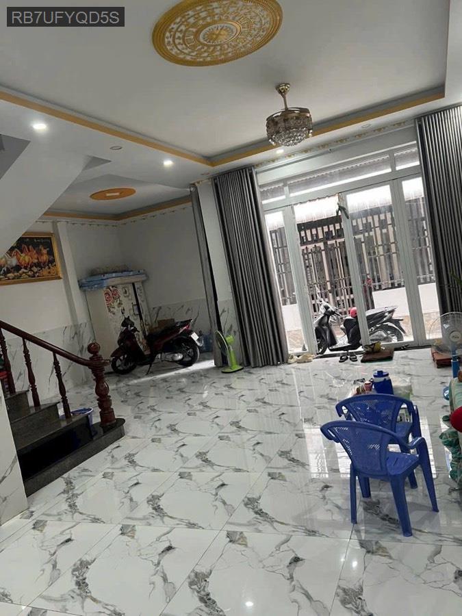 Bán nhà ngay chợ, nhà thờ mới và UBND xã Bà Điểm. Nhà đúc BTCT trệt 1 lầu, hướng Nam mát mẻ - Xã Bà Điểm  -  Huyện Hóc Môn  - (ảnh - 1)