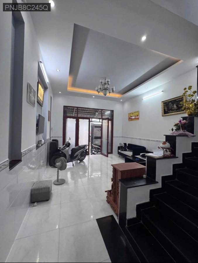 Bán nhà SHR cách chợ Đầu Mối Hóc Môn chỉ 200m, đường nhựa 5m xe hơi vào tận cửa  - Xã Bà Điểm  -  Huyện Hóc Môn  - (ảnh - 3)