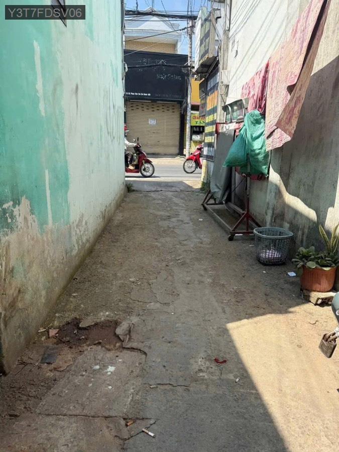 Bán nhà SHR khu dân cư gần sát chợ Bà Điểm. Diện tích 3.6x12 nhà trệt lửng - Giá 2tỷ950triệu  - Xã Bà Điểm  -  Huyện Hóc Môn  - (ảnh - 2)