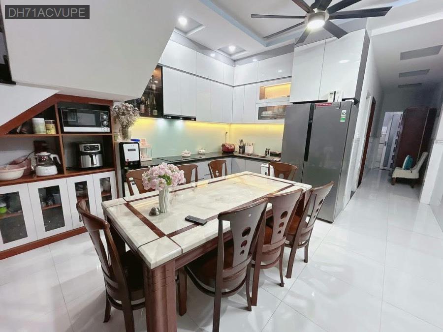 Bán nhà SHR đường Tân Thới Nhì 8, diện tích 4x22 nở hậu 4.2m SHR. Giá 5tỷ5 - Xã Tân Thới Nhì  -  Huyện Hóc Môn  - (ảnh - 1)