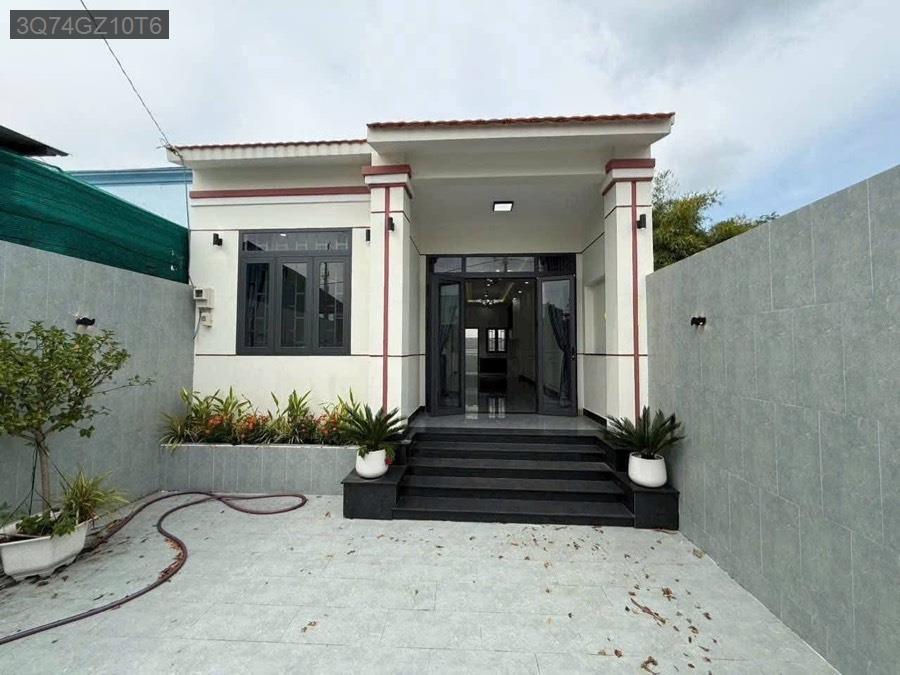 Bán nhà gần Bệnh Viện Xuyên Á, diện tích 6x20 full thổ cư hoàn công đầy đủ. Giá 3tỷ3 còn TL - Xã Tân Phú Trung  -  Huyện Củ Chi  - (ảnh - 0)