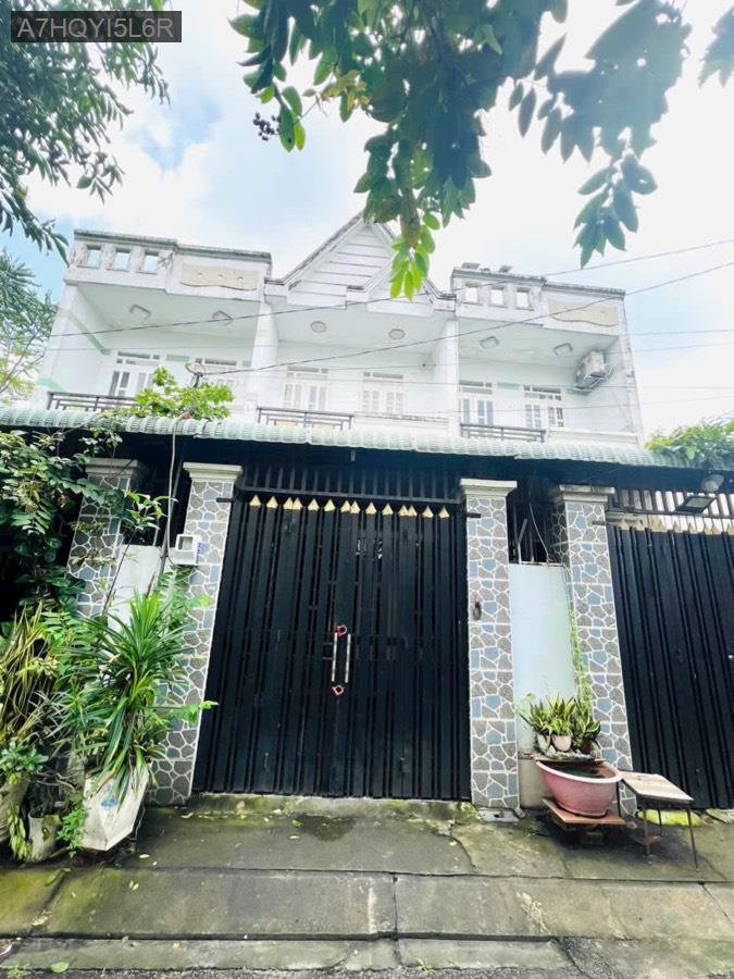 Bán nhà gần ngã 5 chợ Đầu Mối, diện tích 4x15 nhà 1 trệt 1 lầu. Giá 2tỷ390triệu TL nhẹ - Xã Bà Điểm  -  Huyện Hóc Môn  - (ảnh - 0)