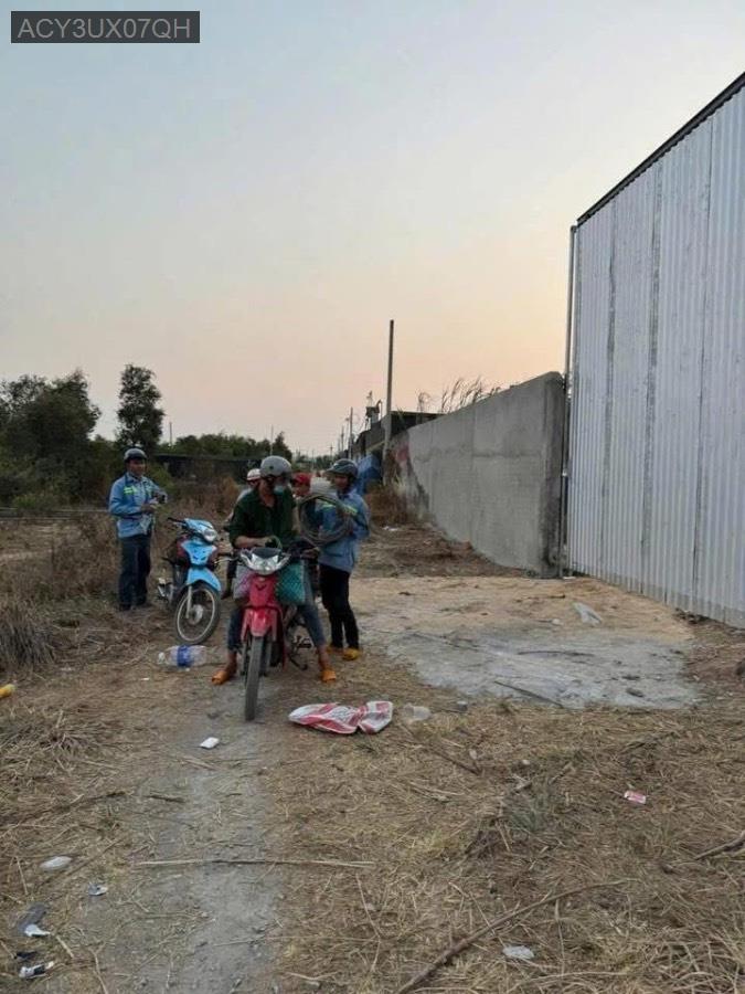 Bán đất vườn đường Vĩnh Lộc sát kênh Trần Hải Phụng. Tường rào đổ bê tông xây 3m kiên cố - Xã Vĩnh Lộc B  -  Huyện Bình Chánh  - (ảnh - 0)