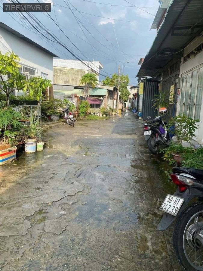 Bán nhà cấp 4 gác lửng Sổ Hồng Riêng Thới Tam Thôn. Giá 2tỷ450triệu bớt lộc - Xã Thới Tam Thôn  -  Huyện Hóc Môn  - (ảnh - 2)