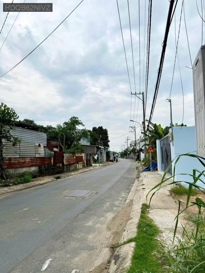 Bán nhà SHR Thới Tam Thôn, diện tích 5x18 nhà 1 trệt 1 lầu. Đường xe hơi tới nhà - Xã Thới Tam Thôn  -  Huyện Hóc Môn  - (ảnh - 0)