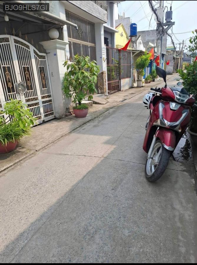 Bán nhà Sổ Hồng Riêng mặt tiền đường vị trí Đông Lân 3, diện tích 4x10 1 trệt 2 lầu. Giá 3ty450tr  - Xã Bà Điểm  -  Huyện Hóc Môn  - (ảnh - 1)