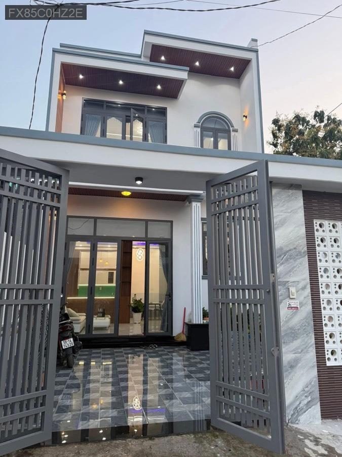 Bán nhà Mỹ Hạnh Bắc diện tích 6x18 nhà 1 trệt 1 lầu. Giá 2tỷ4 - Xã Mỹ Hạnh Bắc  -  Huyện Đức Hòa  - (ảnh - 0)