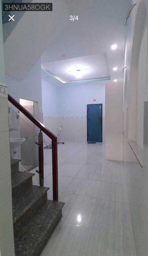 Bán nhà SHR cách Ngã 4 Hóc Môn 500m, ban công đầy đủ – nhà mới tinh, chỉ việc dọn vào ở - Xã Tân Thới Nhì  -  Huyện Hóc Môn  - (ảnh - 2)