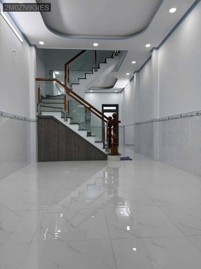 Bán nhà hẻm 4m xe hơi ra vào thoải mái, cách Phan Văn Hớn 80m. Chỉ vài bước chân đến chợ và UBND  - Xã Xuân Thới Thượng  -  Huyện Hóc Môn  - (ảnh - 1)