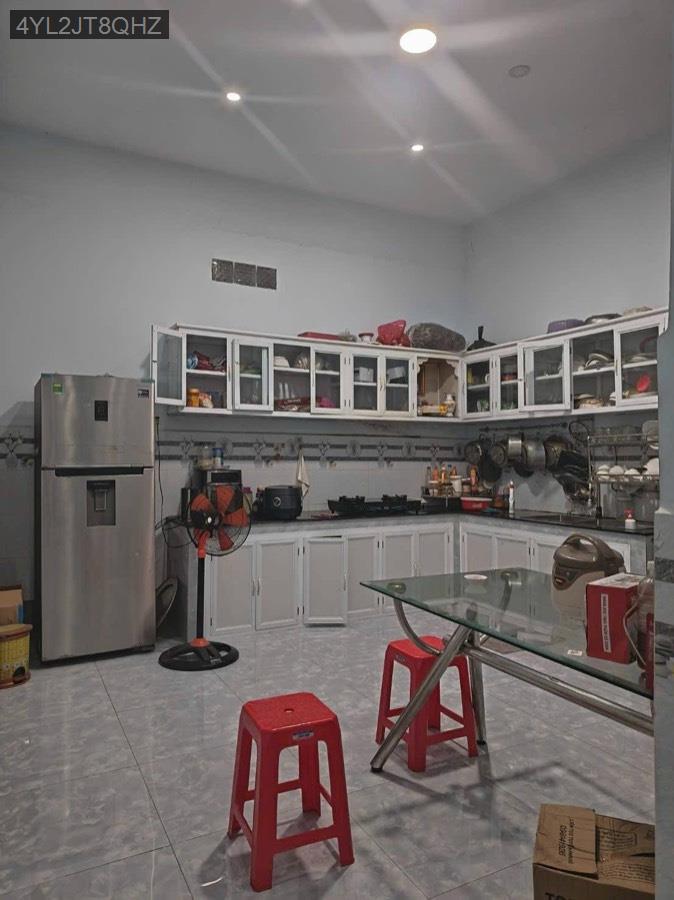 Bán nhà mặt tiền Sổ Hồng Riêng, Thới Tam Thôn 16, diện tích 4.8x22 nở hậu 10m. Giá 5.5tỷ TL nhẹ - Xã Thới Tam Thôn  -  Huyện Hóc Môn  - (ảnh - 1)