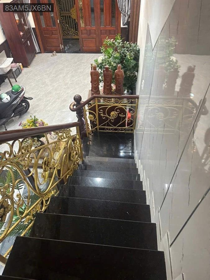 Bán nhà Sổ Hồng Riêng ngay chợ Thới Hoà vào, kết cấu 1 trệt 3 tấm rưỡi có 6 phòng ngủ - Xã Vĩnh Lộc A  -  Huyện Bình Chánh  - (ảnh - 2)