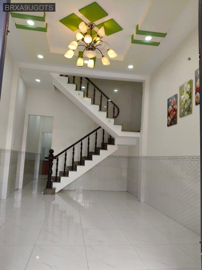 Bán nhà gần Thị Trấn Hóc Môn SHC nhà 1 trệt 1 lầu, có ban công phơi đồ, trồng cây, trồng rau,… - Xã Đông Thạnh  -  Huyện Hóc Môn  - (ảnh - 1)