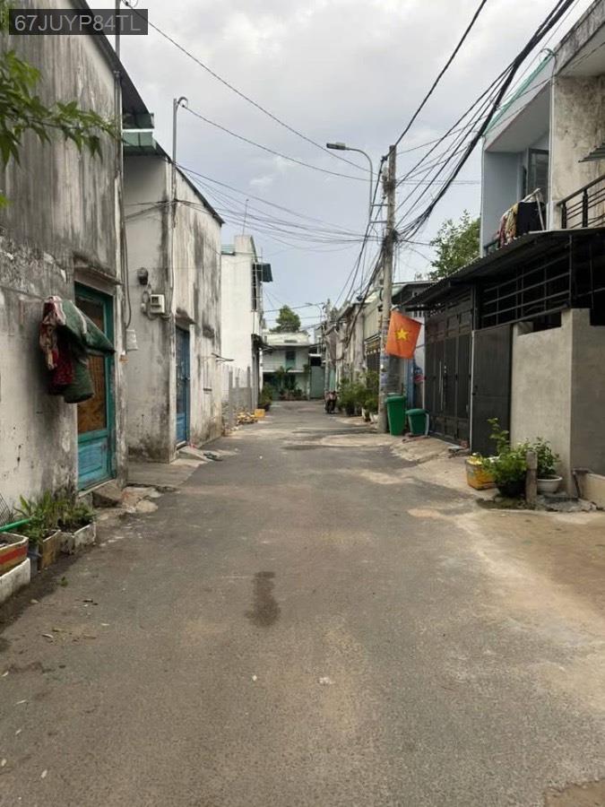 Bán nhà sát ngã 5 chợ đầu mối Hóc Môn, diện tích 5x20 nhà 1 trệt 3 lầu.  - Xã Xuân Thới Thượng  -  Huyện Hóc Môn  - (ảnh - 0)