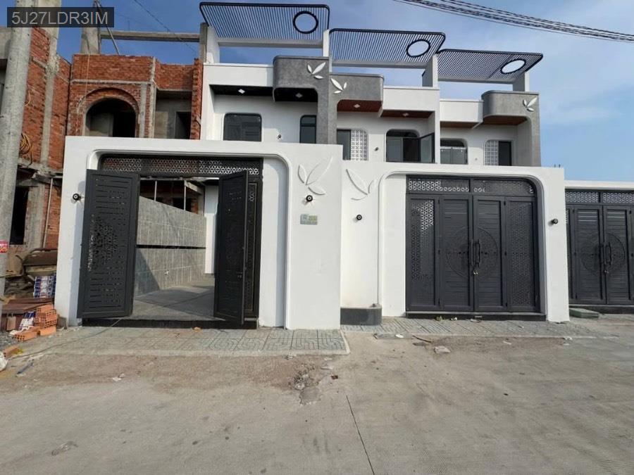 Bán nhà phố mặt tiền đường bê tông cách ngã 3 Mỹ Hạnh 1km. SHR 5x25 - Giá 2tỷ860 - Xã Mỹ Hạnh Nam  -  Huyện Đức Hòa  - (ảnh - 0)